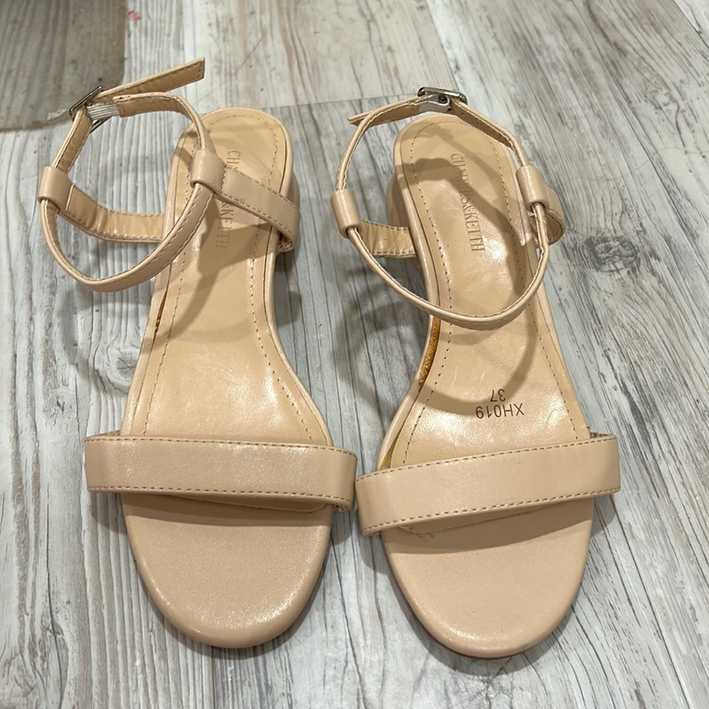 CHARLES&KEITH sandals size 7